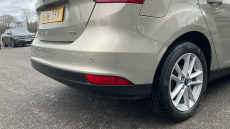 Ford Focus 1.0 EcoBoost Zetec 5dr Petrol Hatchback